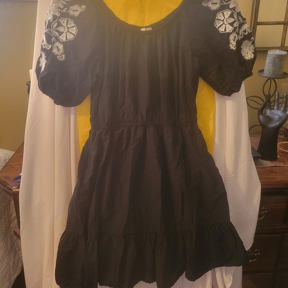 SUMMER DRESSES - Picture 8 of 17